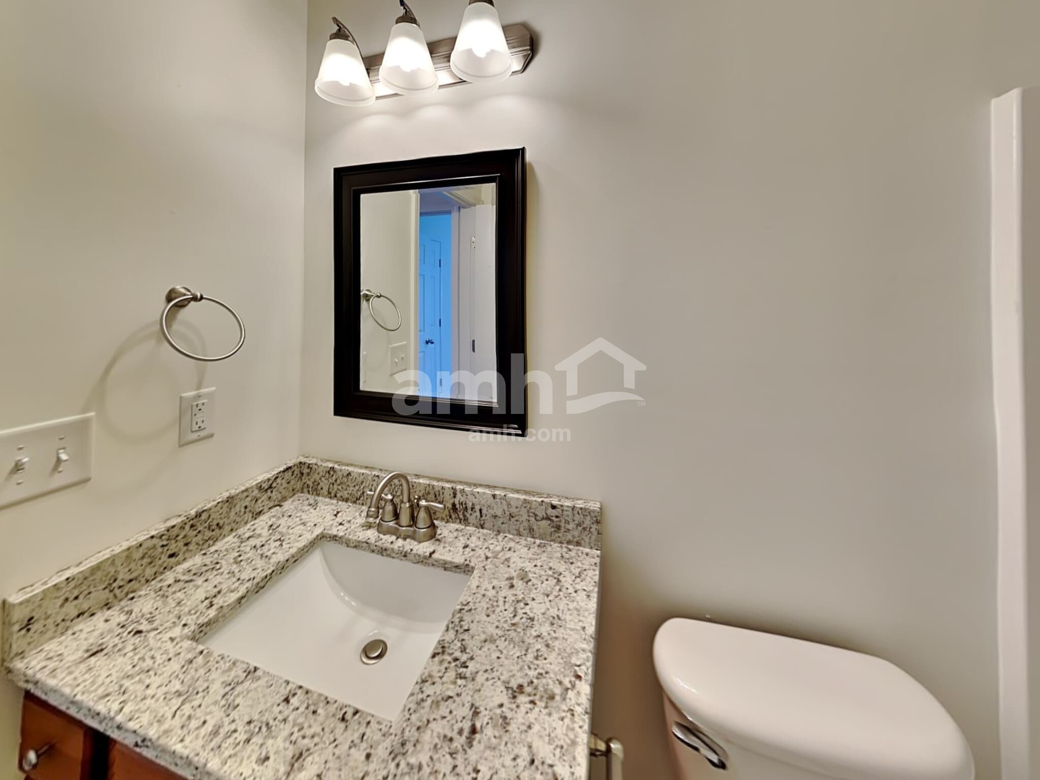 Building Photo - 504 Commendable Ln