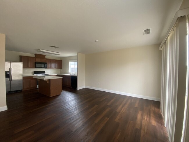 Building Photo - 9397 Collier Ct