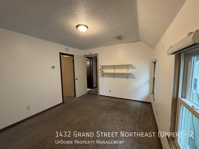Building Photo - 1432 Grand St NE
