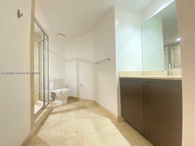 Building Photo - 150 Sunny Isles Blvd
