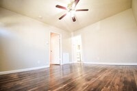 Building Photo - KIL-2121-2125