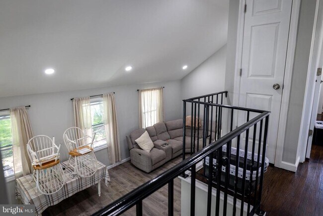 Building Photo - 21 Dixmont Ave