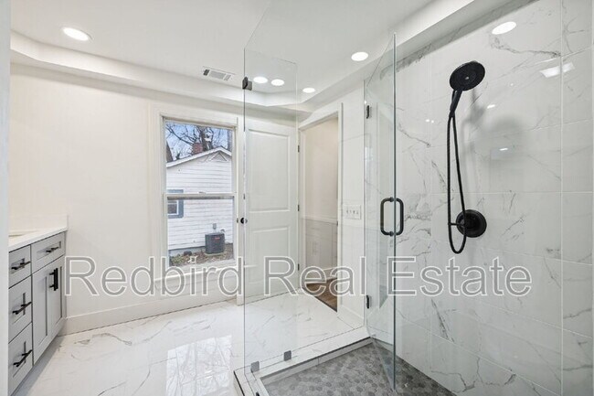 Building Photo - 611 S 12th St