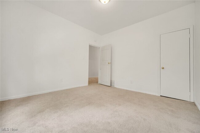 Building Photo - 3381 E 143rd St