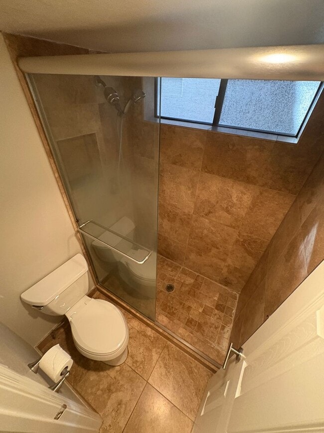 Building Photo - READY TO VIEW NOW! Beautiful 2 Bed/2 Bath ...
