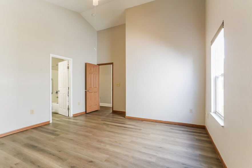 Building Photo - 3819 Liriope St