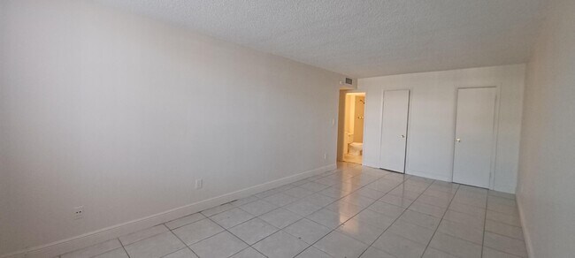 Building Photo - 488 NW 165th St