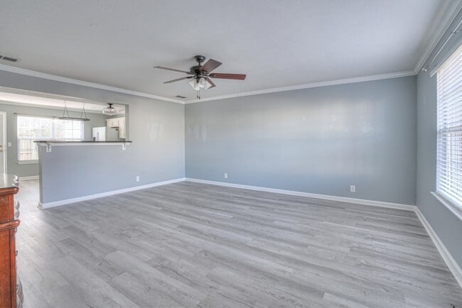 Building Photo - 341 Shoshone Pl