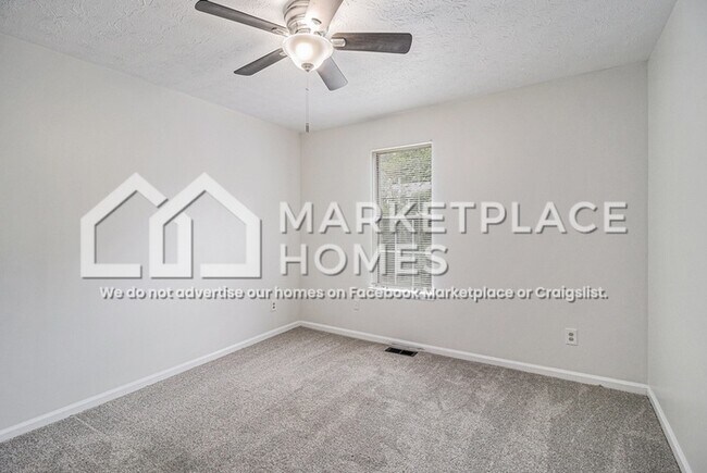 Building Photo - 2032 Charter Manor