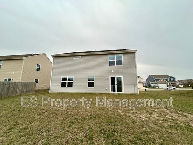 Building Photo - 12082 Country Side Dr