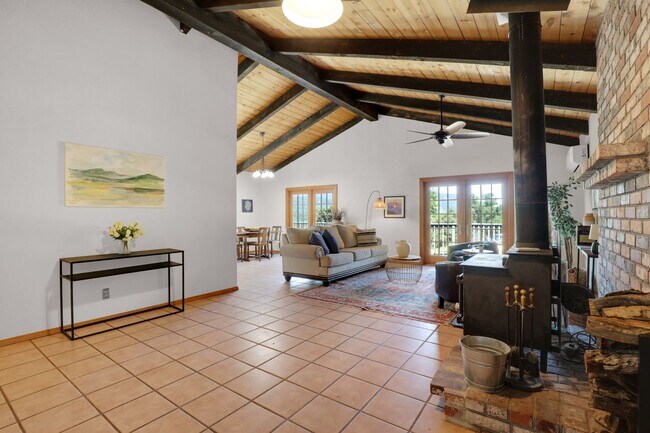 Building Photo - Peaceful Cachagua Retreat | 3BR Home with Vaulted Ceilings, Oaks & Star-Filled Skies