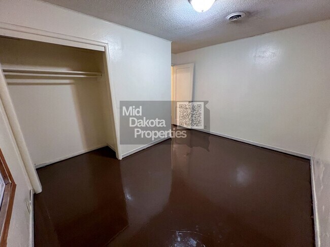 Building Photo - 604 N Wisconsin-2 Bedroom House