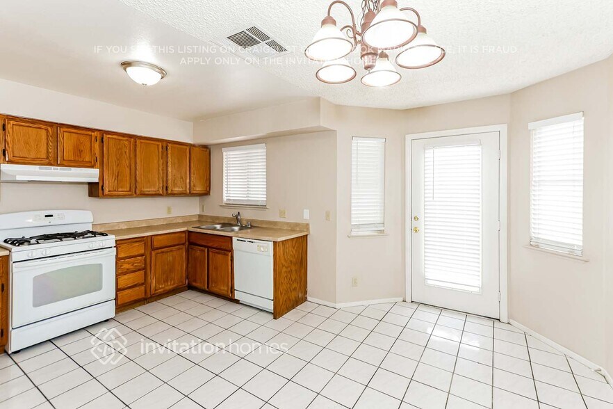 Building Photo - 7608 Velvet Canyon Ave