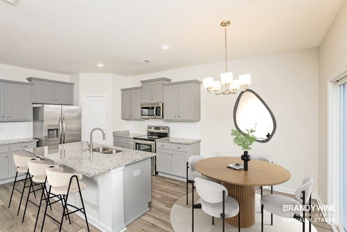 Building Photo - 423 Stonyhurst Dr