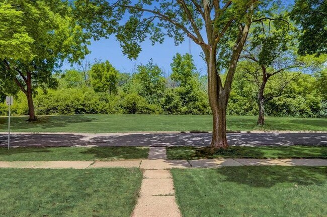 Building Photo - 3127 W Manitoba St