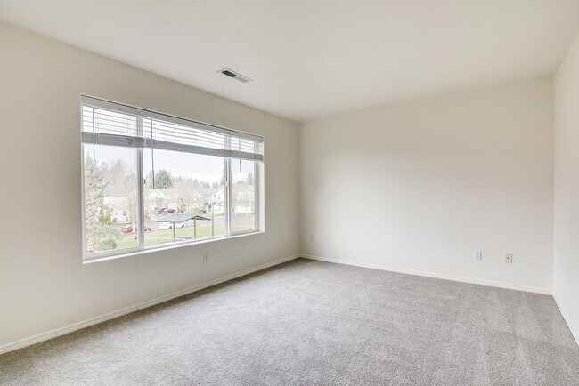 Building Photo - Great Single Family Home In Central Hillsb...