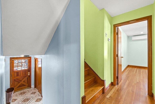 Building Photo - 35 Fells Ave Terrace