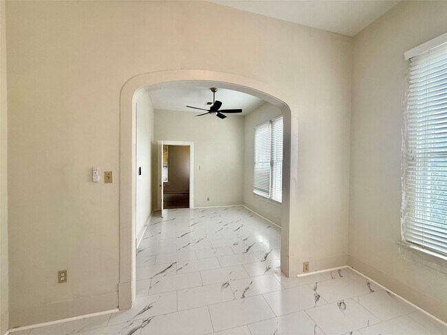 Building Photo - 1427 Church St