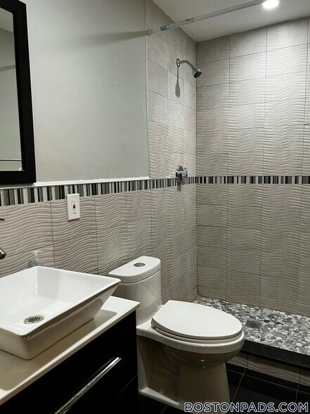 Building Photo - 152 Winchester St