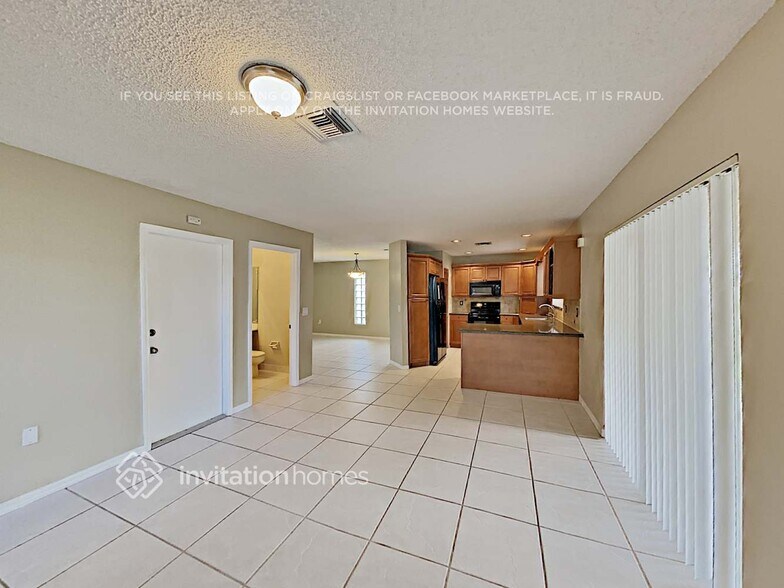 Building Photo - 2450 NW 72nd Ave