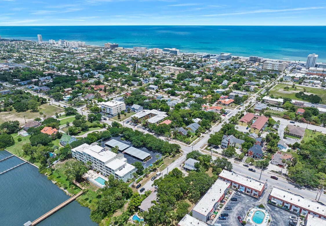 Building Photo - 711 N Halifax Ave