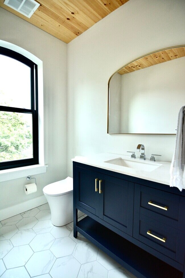 Building Photo - 54 S 5th St