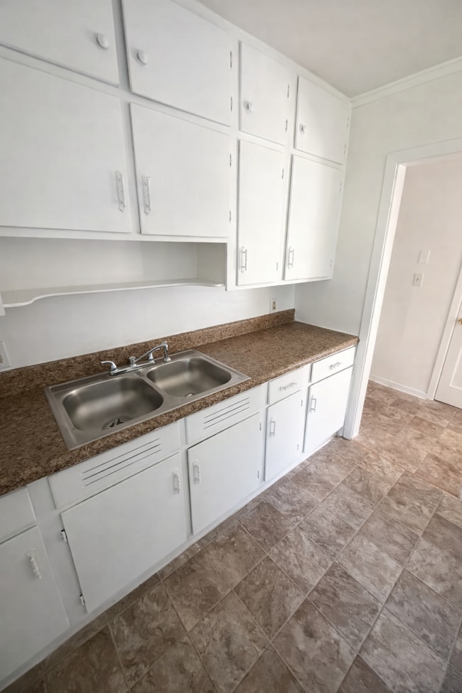 Building Photo - 4028 St Charles Pl