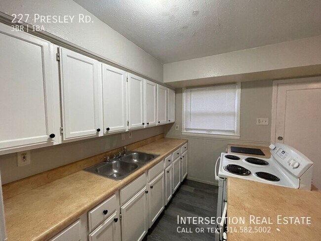 Building Photo - 227 Presley Rd