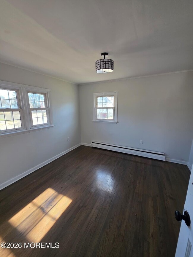 Building Photo - 6 4th St