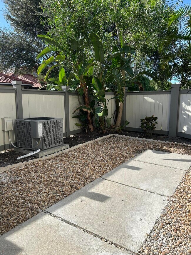 Building Photo - 13383 Bedford Mews Ct