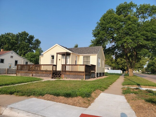 Building Photo - 704 S Kimball St