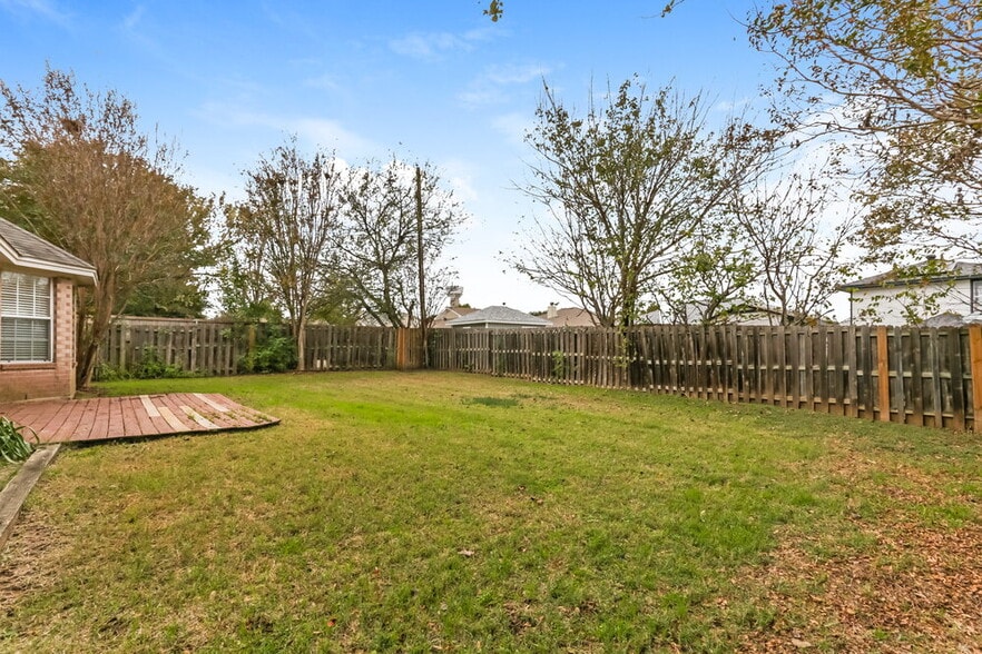 Building Photo - 724 Nicole Dr