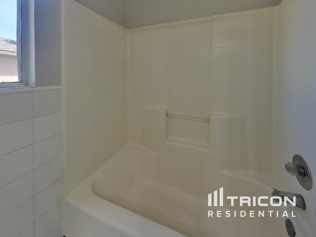 Building Photo - 9027 Warm Springs Cir