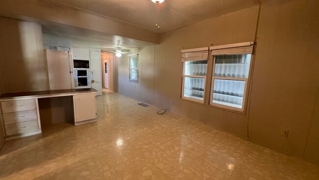 Building Photo - 139 Vindale Ave