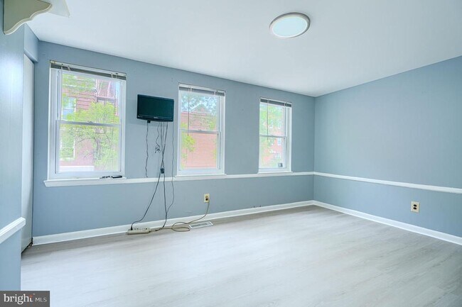 Building Photo - 1205 Ashland Ave