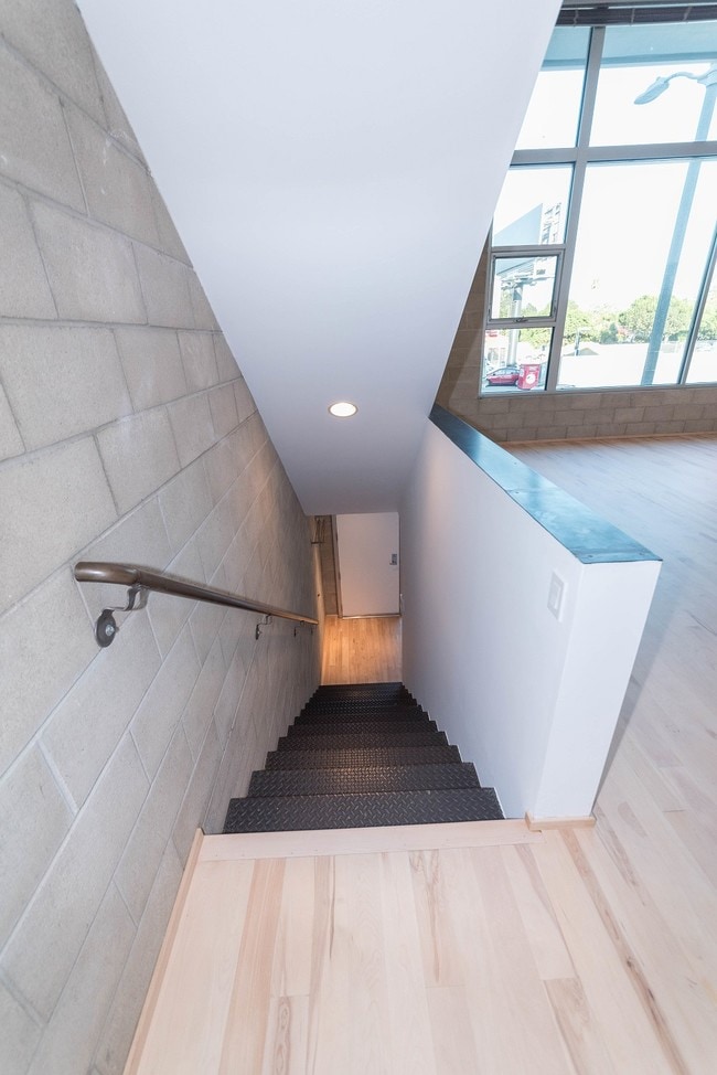 Building Photo - 717 N Highland Ave