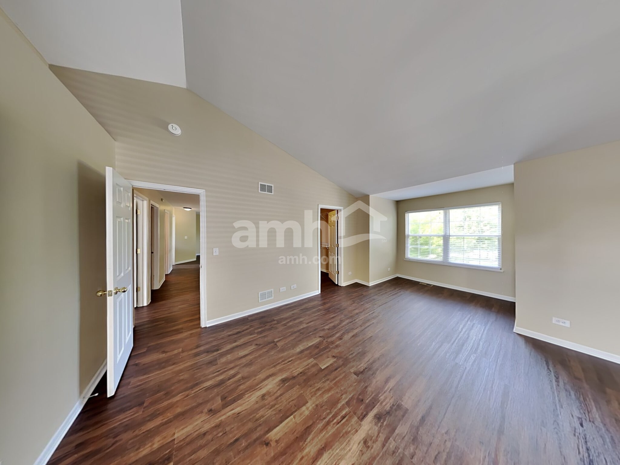 Building Photo - 2476 Deer Point Dr