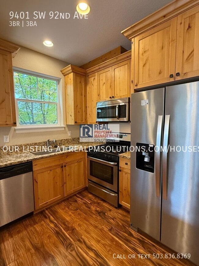 Building Photo - 9401 SW 92nd Ave