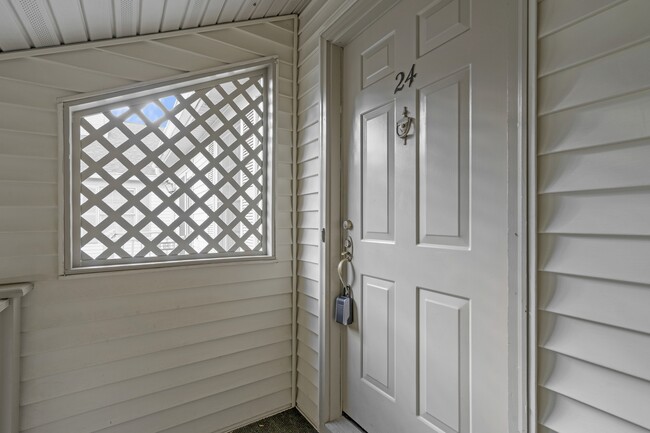 Building Photo - 24 Spring Valley Blvd