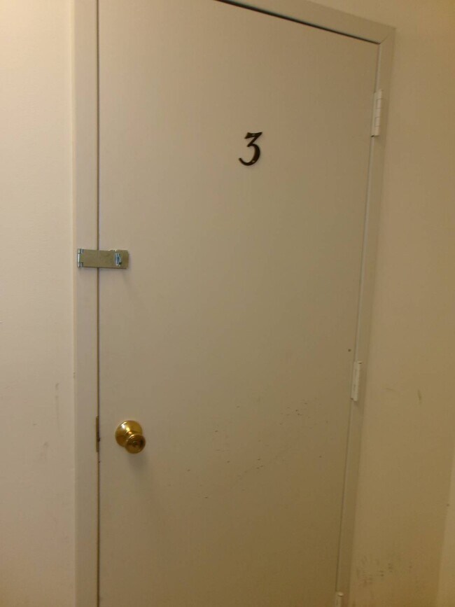 Building Photo - 222 S Ten Broeck St