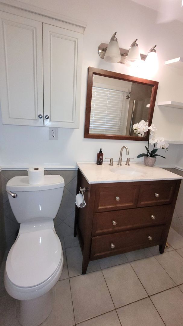 Building Photo - Stunning remodel in ideal location!