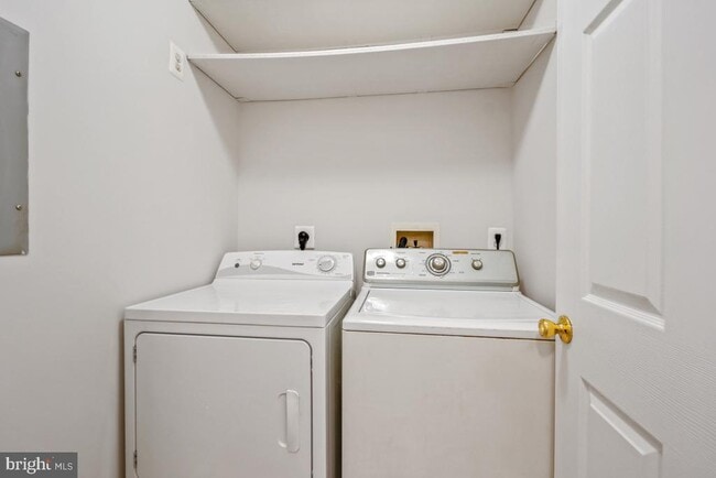 Building Photo - 18815 Sparkling Water Dr