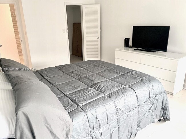 Building Photo - 1500 Bay Rd