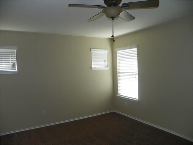 Building Photo - 14001 Cambourne Dr