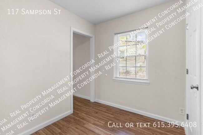 Building Photo - 117 Sampson St