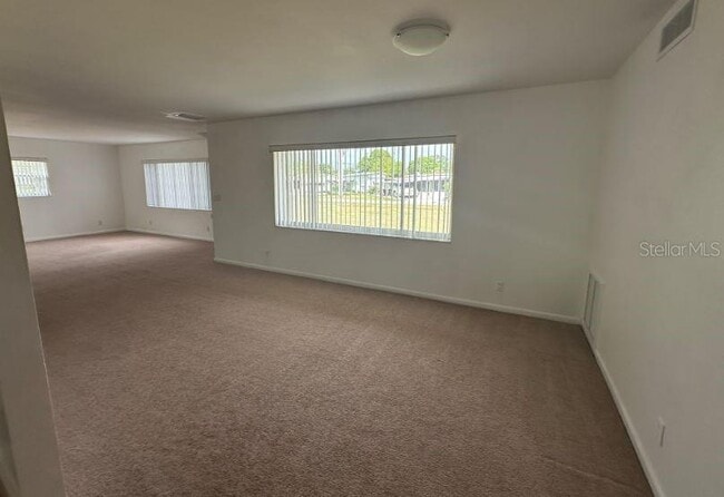 Building Photo - 3912 5th St Cir E