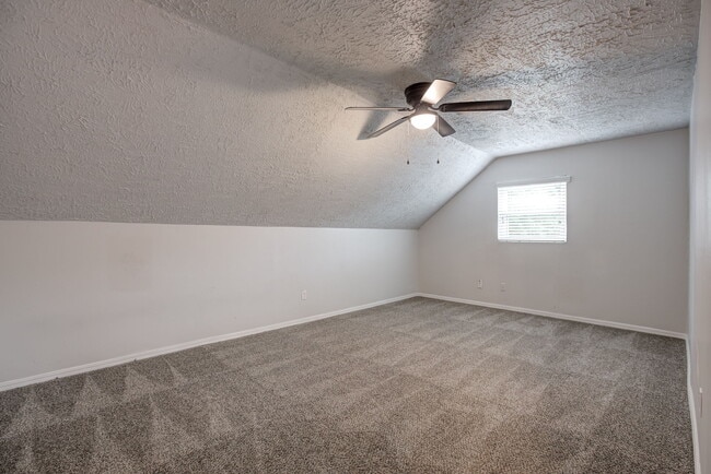 Building Photo - 1707 Ridgemont Cir