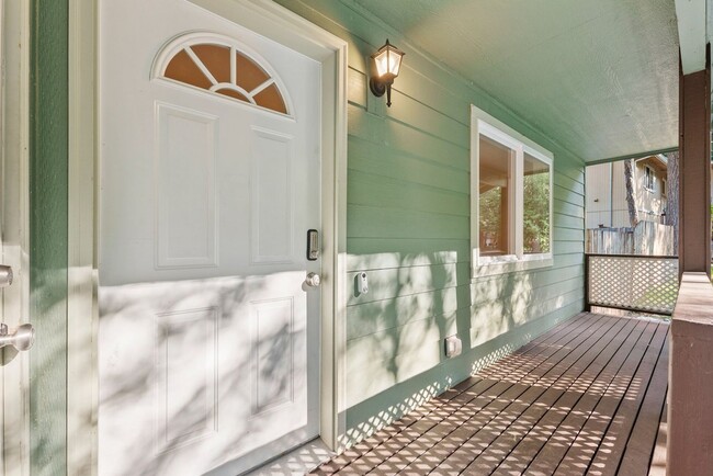 Building Photo - Clearwood Community Home in Yelm For Rent!...