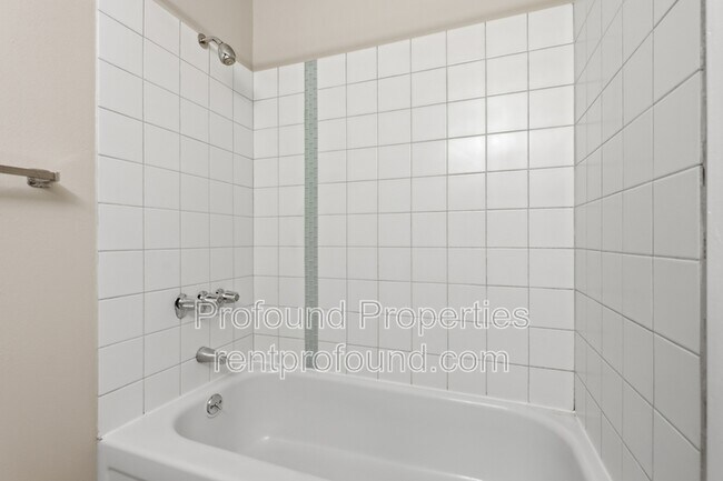 Building Photo - 6030 SW 130th Ave