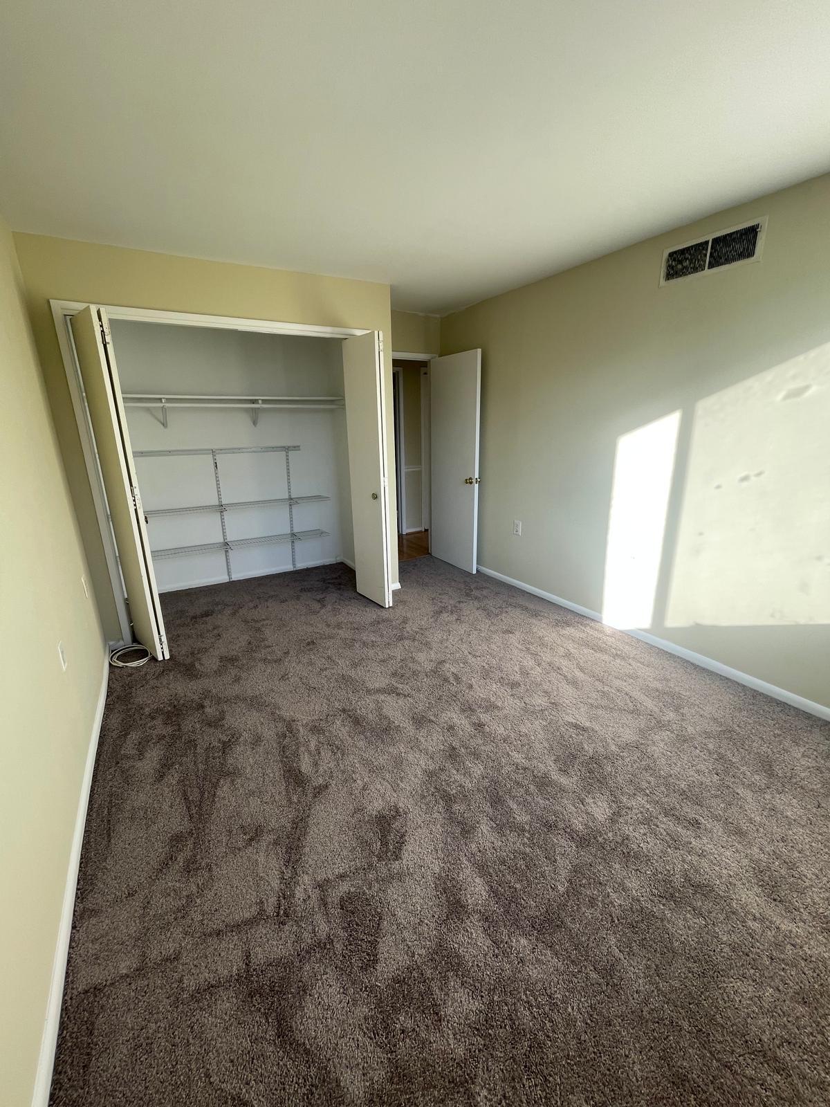 Bedroom 2 Closet - 4360 Ivymount Ct